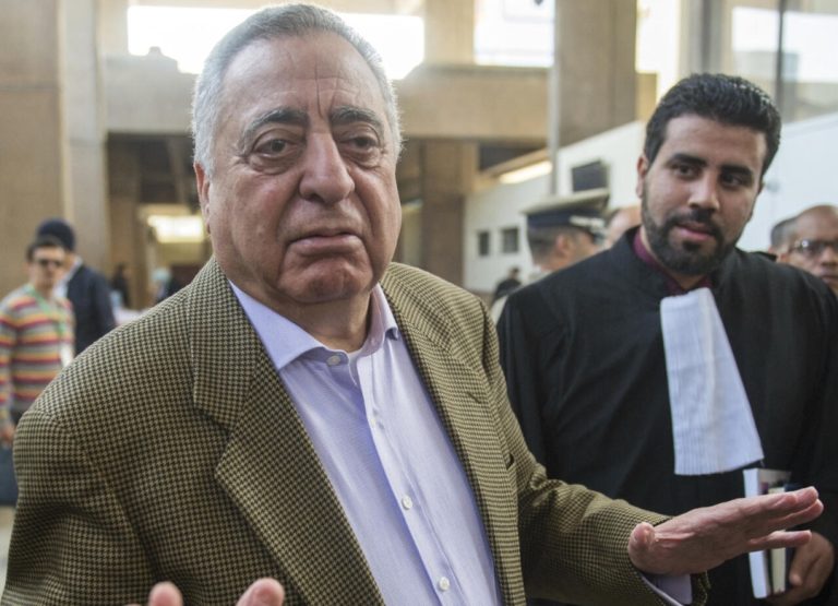 محمد زيان يوقف الاضراب عن الطعام!!