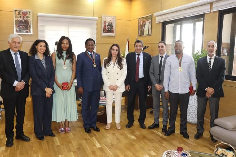 تعزيز التعاون الإفريقي: لقاء بين جماعة الدار البيضاء ورابطة البلديات والمدن المتحدة بالكاميرون