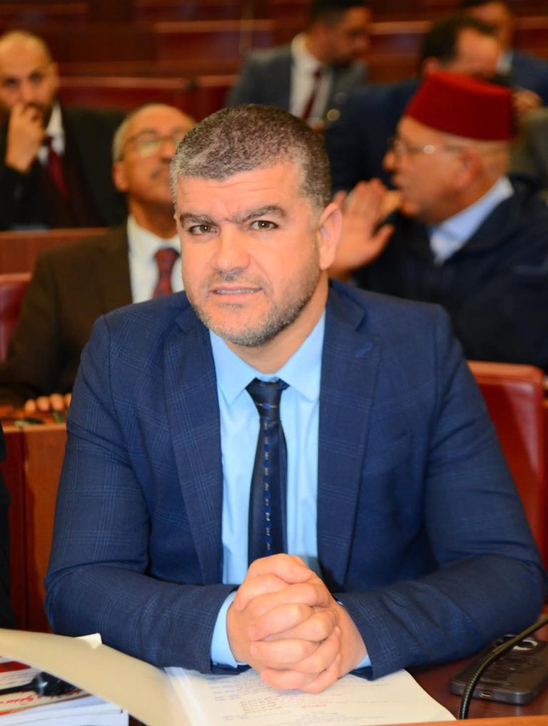 المستشار أشكور يتحدى الفساد ويصر على المضي قدما