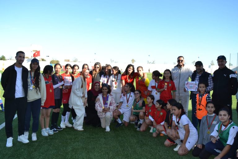 مرتيل تحتفي بالذكرى الخمسين للمسيرة الخضراء وعيد الاستقلال بحفل رياضي نسوي يجمع الوطنية بالمواطنة