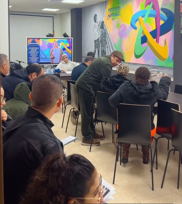 القنصلية العامة للمملكة المغربية بالجزيرة الخضراء تنجح في تنظيم القنصلية المتنقلة بمدينة مالقا