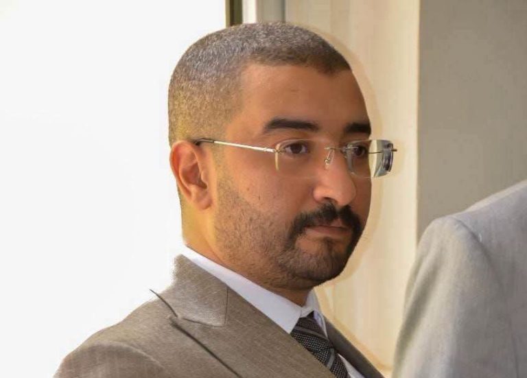 سكتة قلبية مفاجئة تنهي حياة القاضي الشاب عزيز بنزيان بمحكمة تارجيست